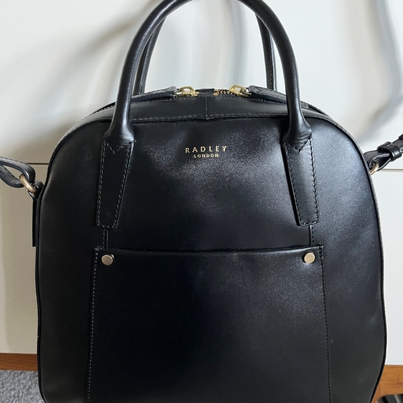Radley London like new condition real leather black crossbody or shoulder bag - Picture 2 of 11